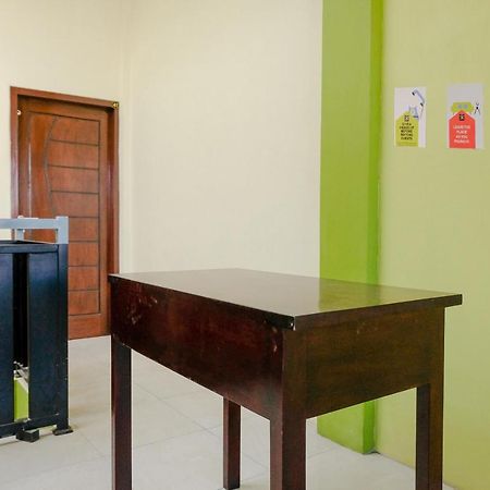 Zulfina Homestay Syariah Mitra Reddoorz Banyuwangi  Eksteriør bilde