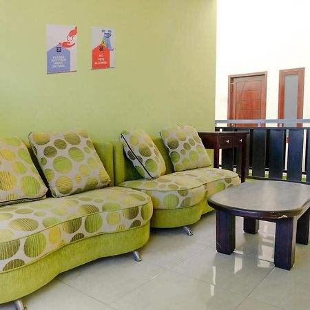 Zulfina Homestay Syariah Mitra Reddoorz Banyuwangi  Eksteriør bilde