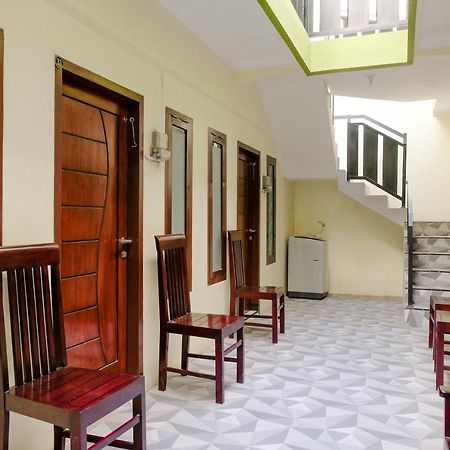 Zulfina Homestay Syariah Mitra Reddoorz Banyuwangi  Eksteriør bilde