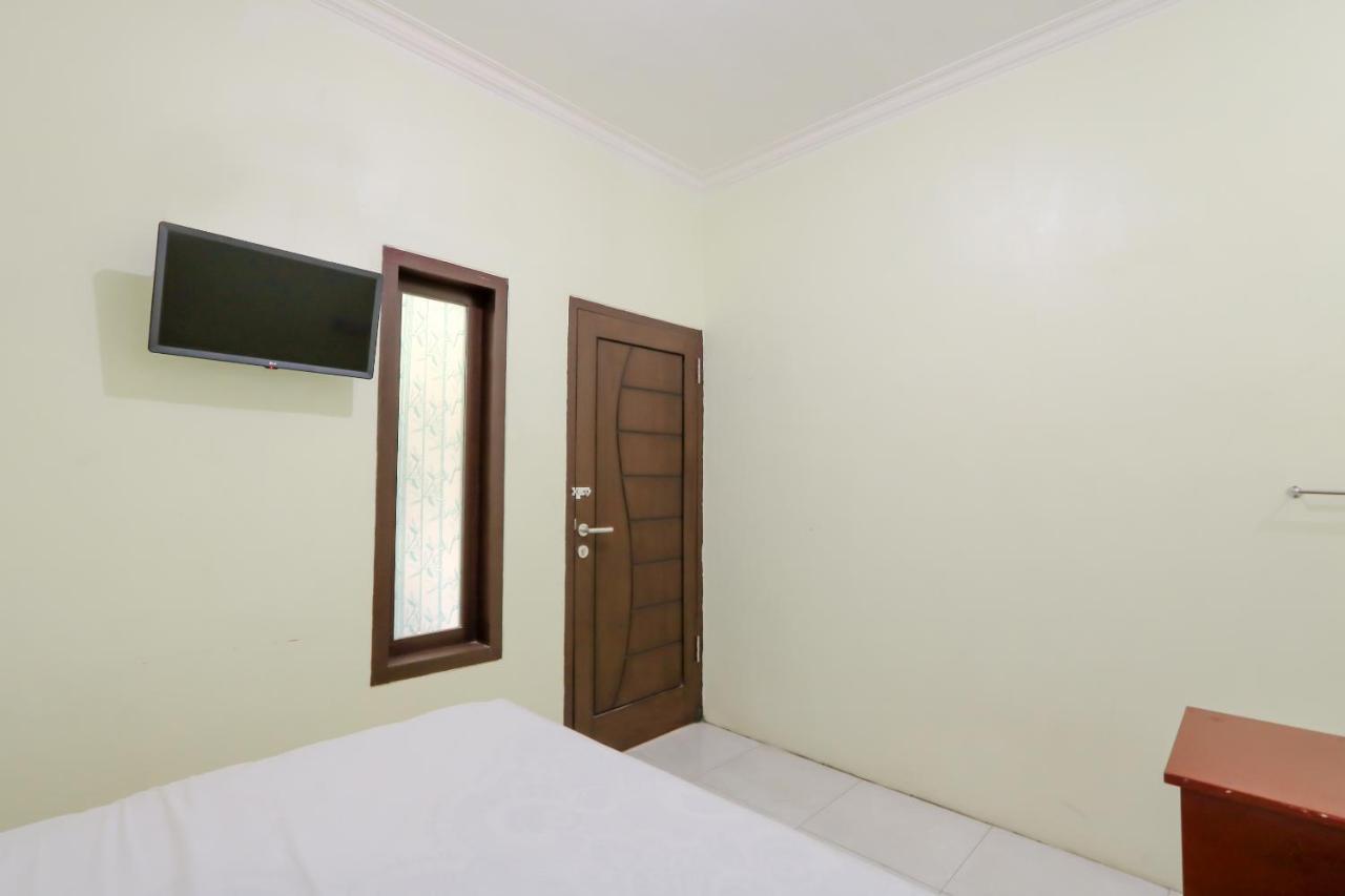 Zulfina Homestay Syariah Mitra Reddoorz Banyuwangi  Eksteriør bilde